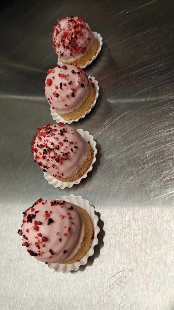 Petit four aardbei-framboos 4 stuks