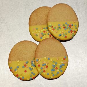 Koffie koeken afgemaakt in thema voor Pasen 4 stuks